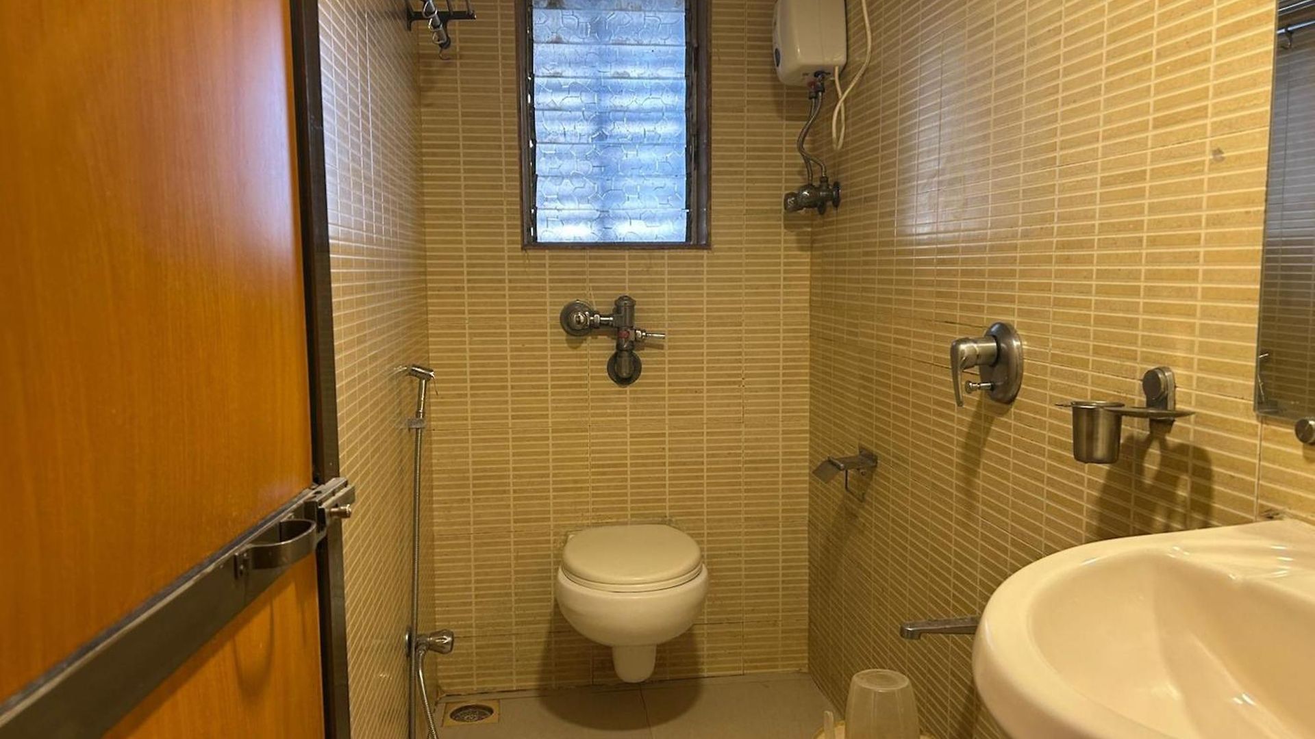Hotel Lucky Near Bkc Mumbai