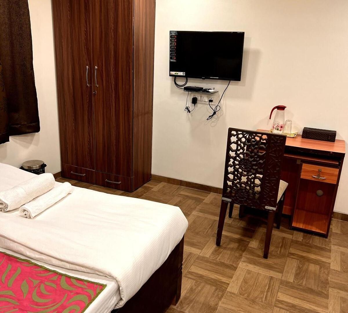 Pinaki Comfort Apartment Mumbai