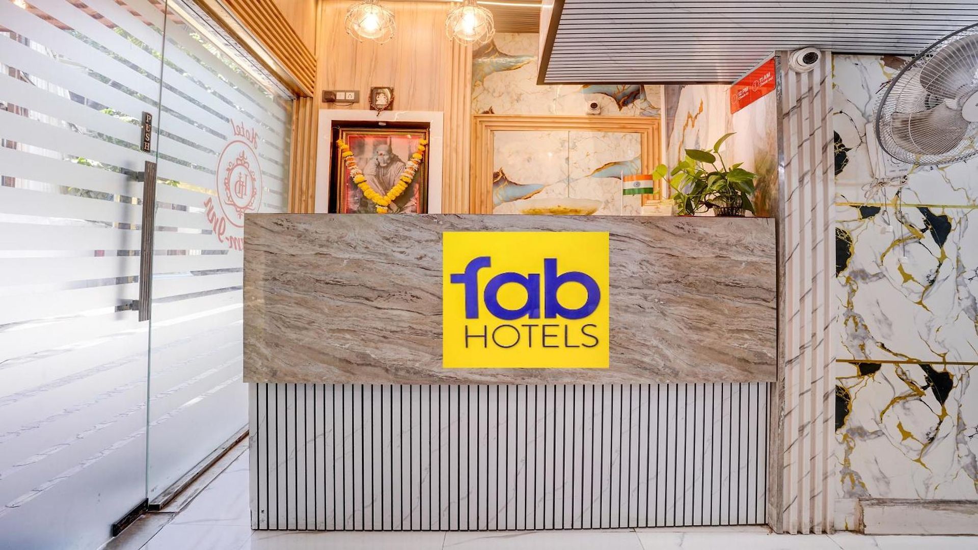 Fabhotel Dream Palace Hotel 3*