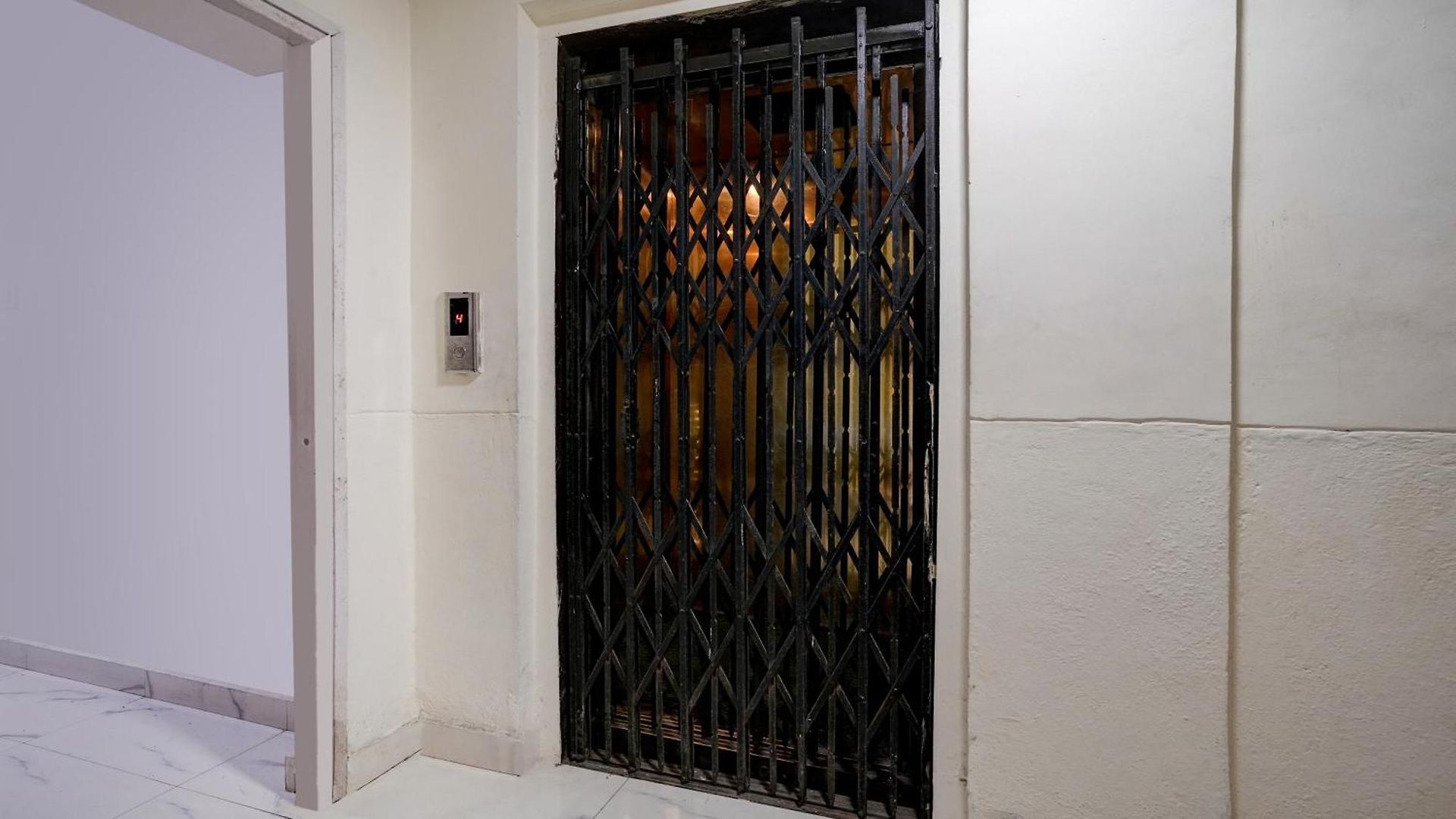 Hotel Fabhotel Dream Palace 3*