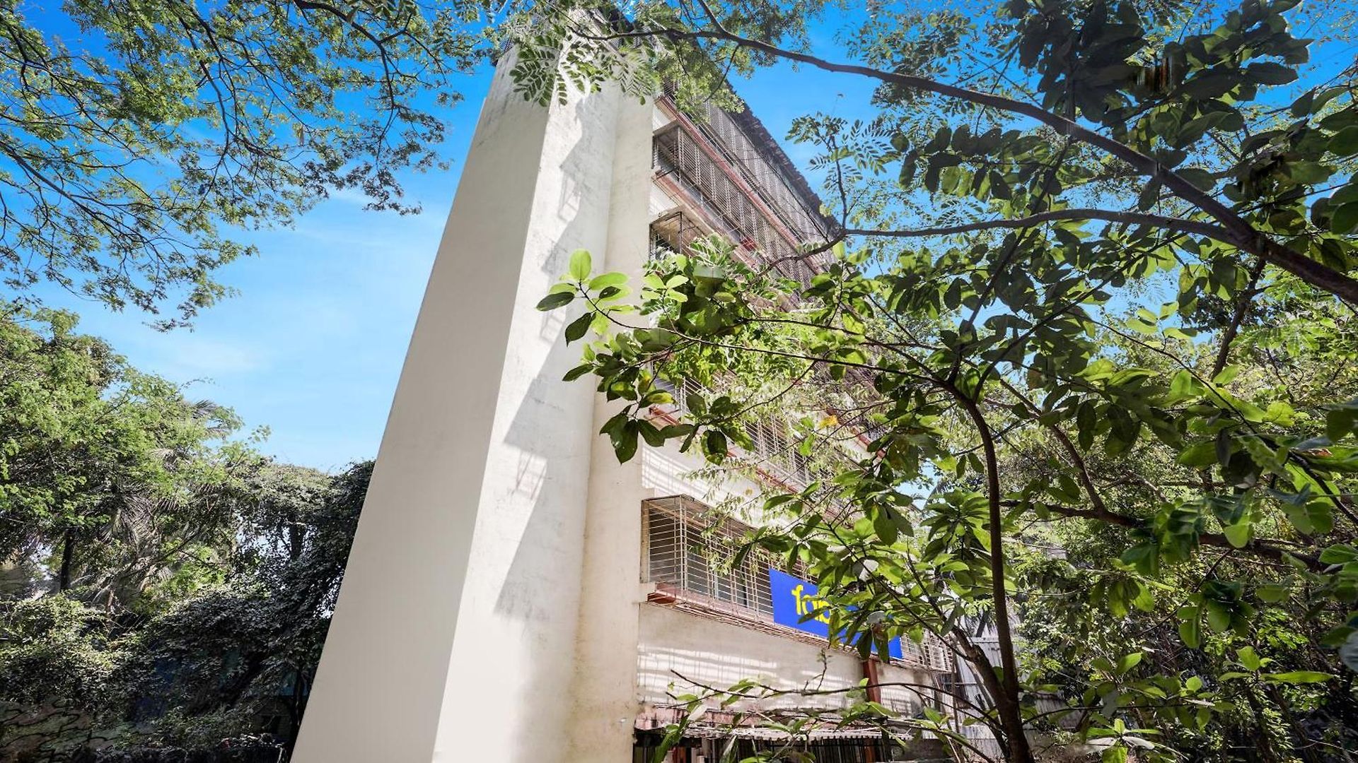 Fabhotel Dream Palace Mumbai