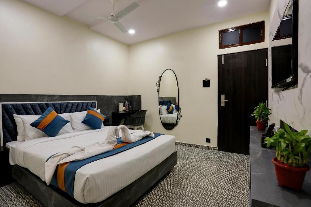 Diamond Hotel 3*
