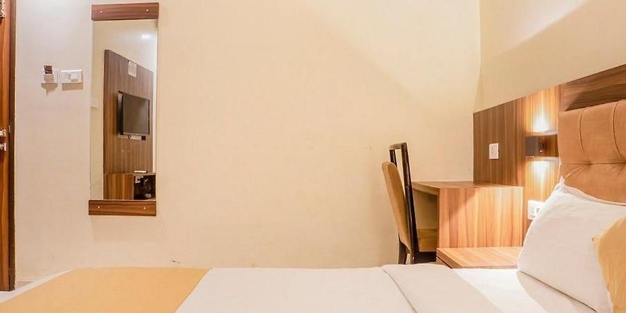 Emerald Near T2 International Airport Hotel 3*