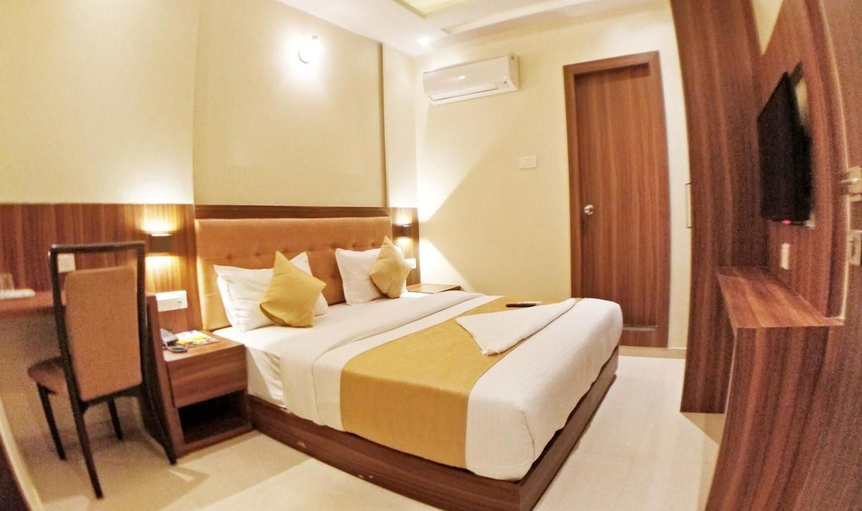 Emerald Near T2 International Airport Hotel Mumbai