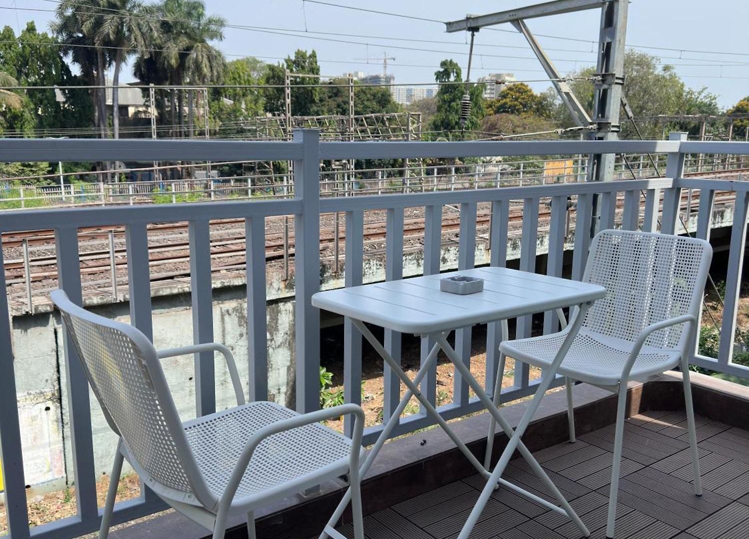 Rudraya Homes - Cozy Premium Serviced Khar - Next To Bandra