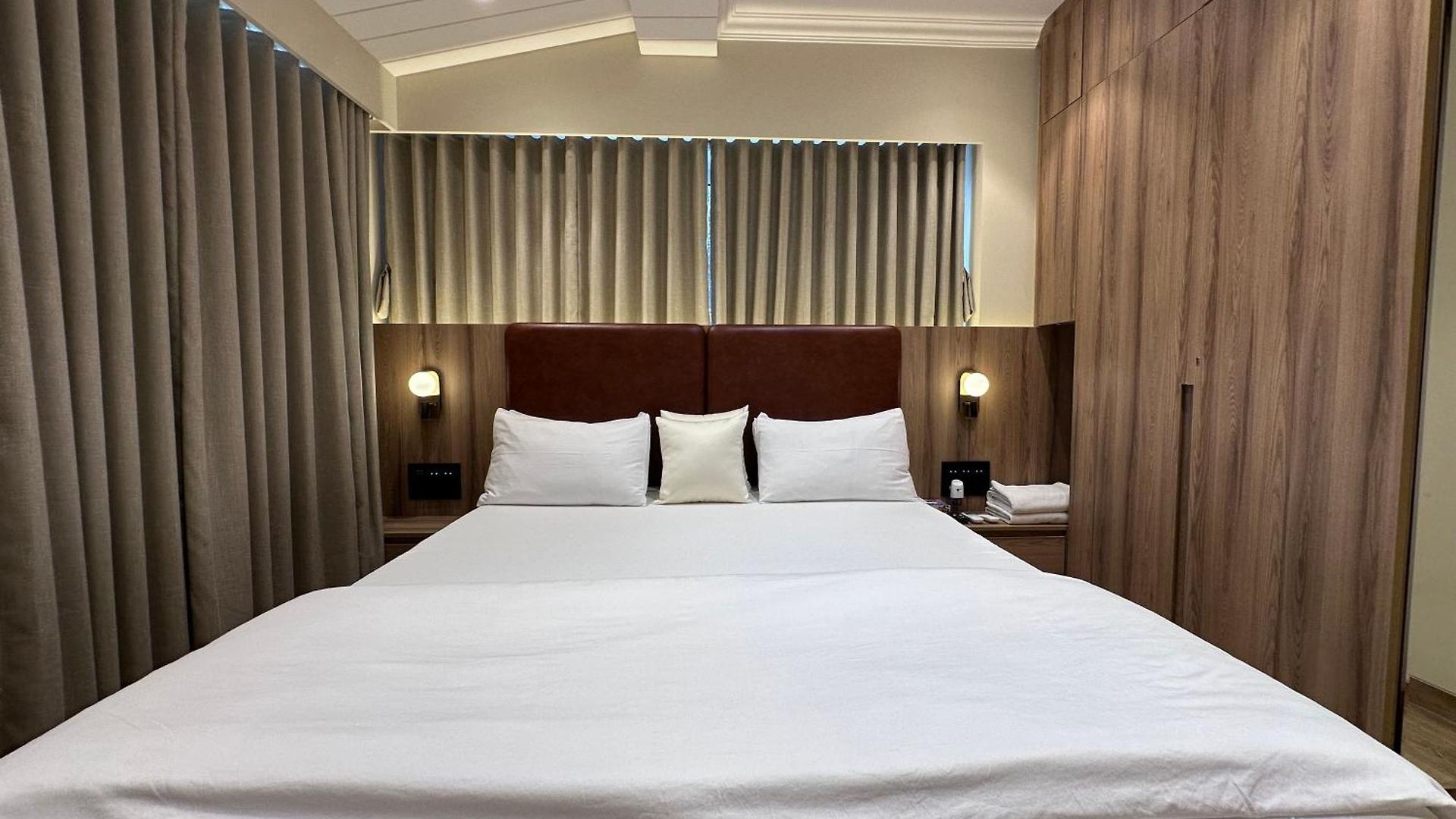 Apartment Rudraya Homes - Cozy Premium Serviced Khar - Next To Bandra Mumbai
