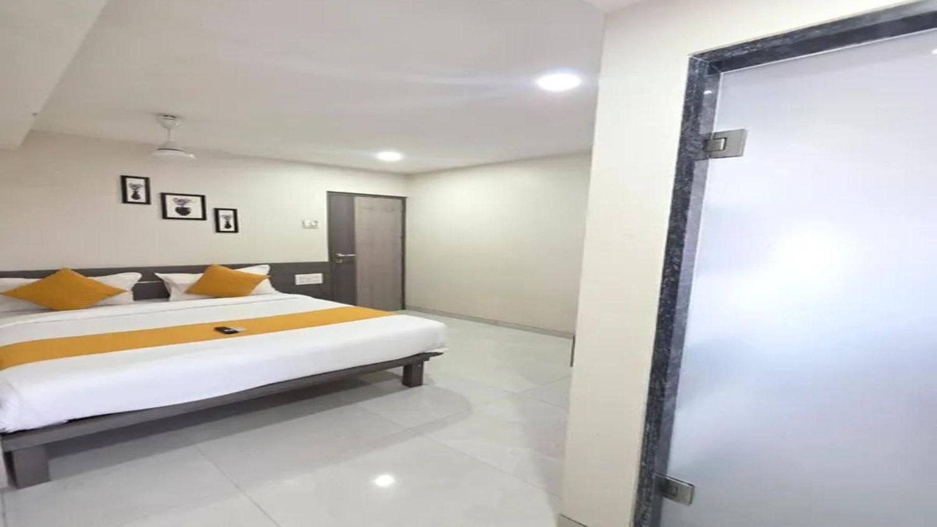 Hotel Fabhotel Rs Regency 3*