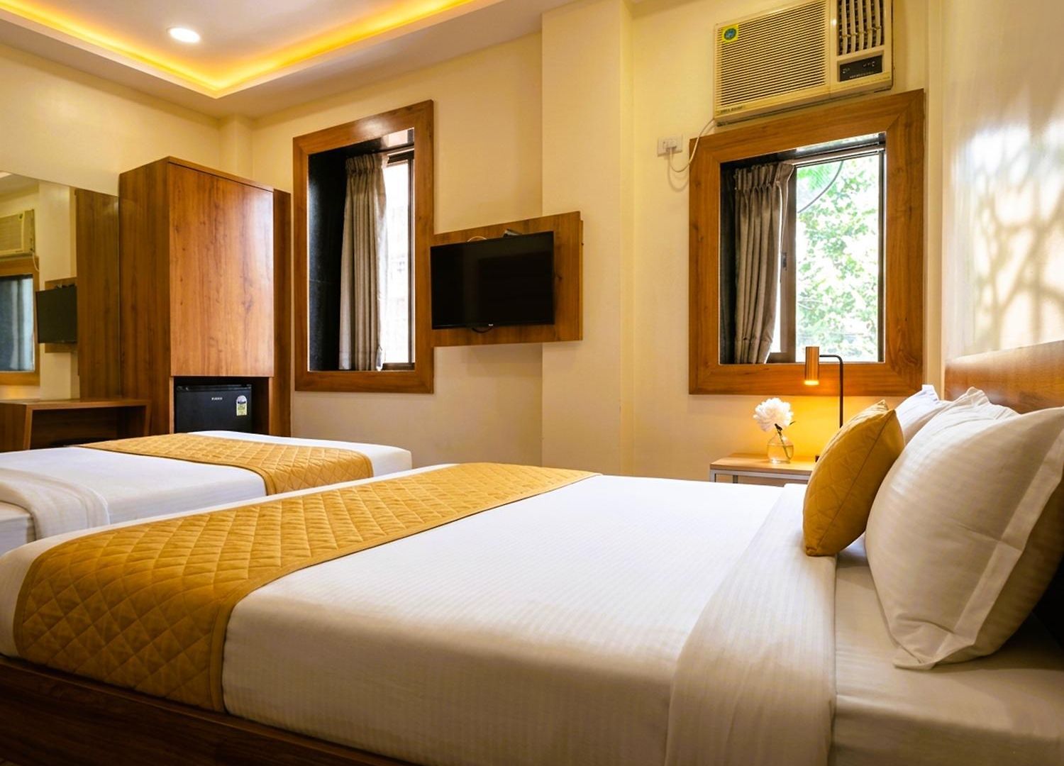 Hotel National - Grant Road 3*