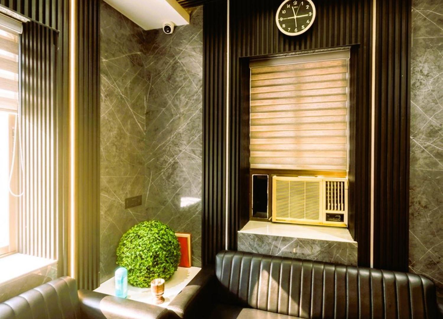 Hotel National - Grant Road 3*
