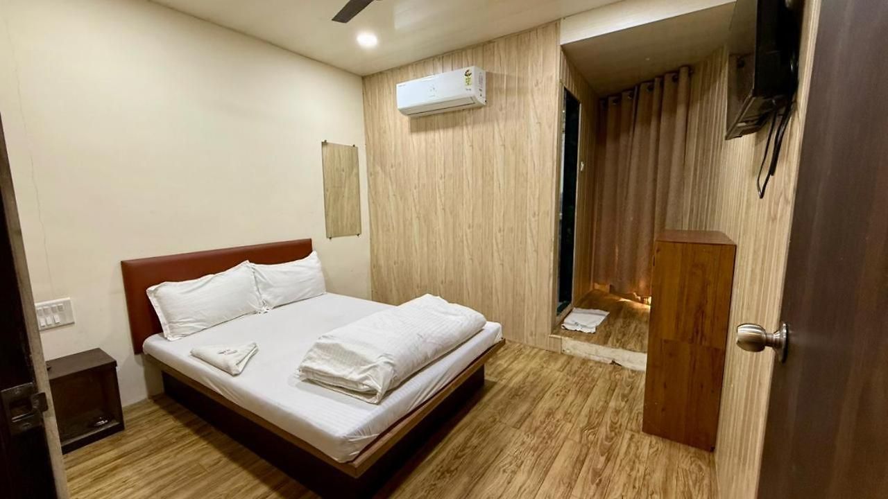 Marine Line Near Marine Drive & Cricket Stadium, South Hotel 2*
