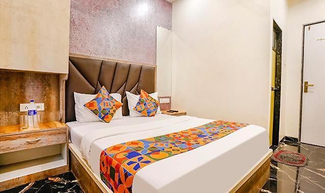 Guest house Glitz New United Nr International Airport 4*