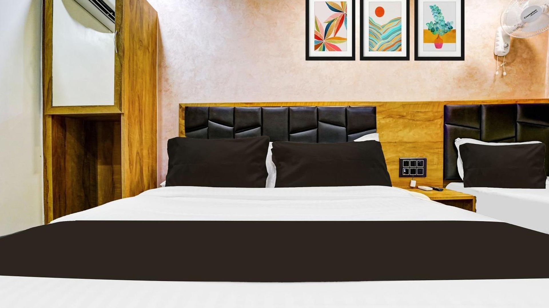 Collection O Khar Road Railway Station Hotel Mumbai