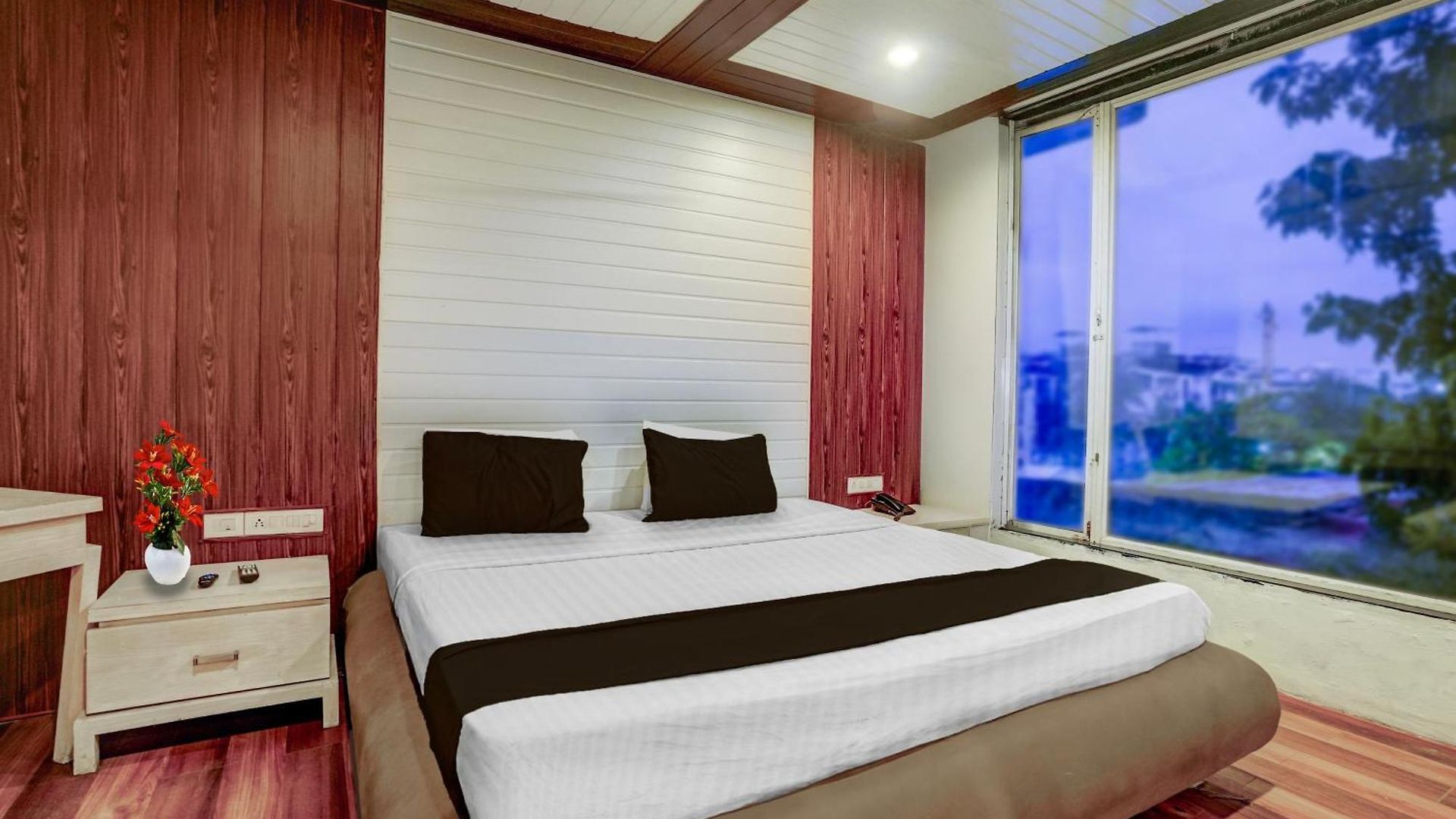 Collection O Lodha Experia Mall Dombiwali Formerly Rr Hotel 3*
