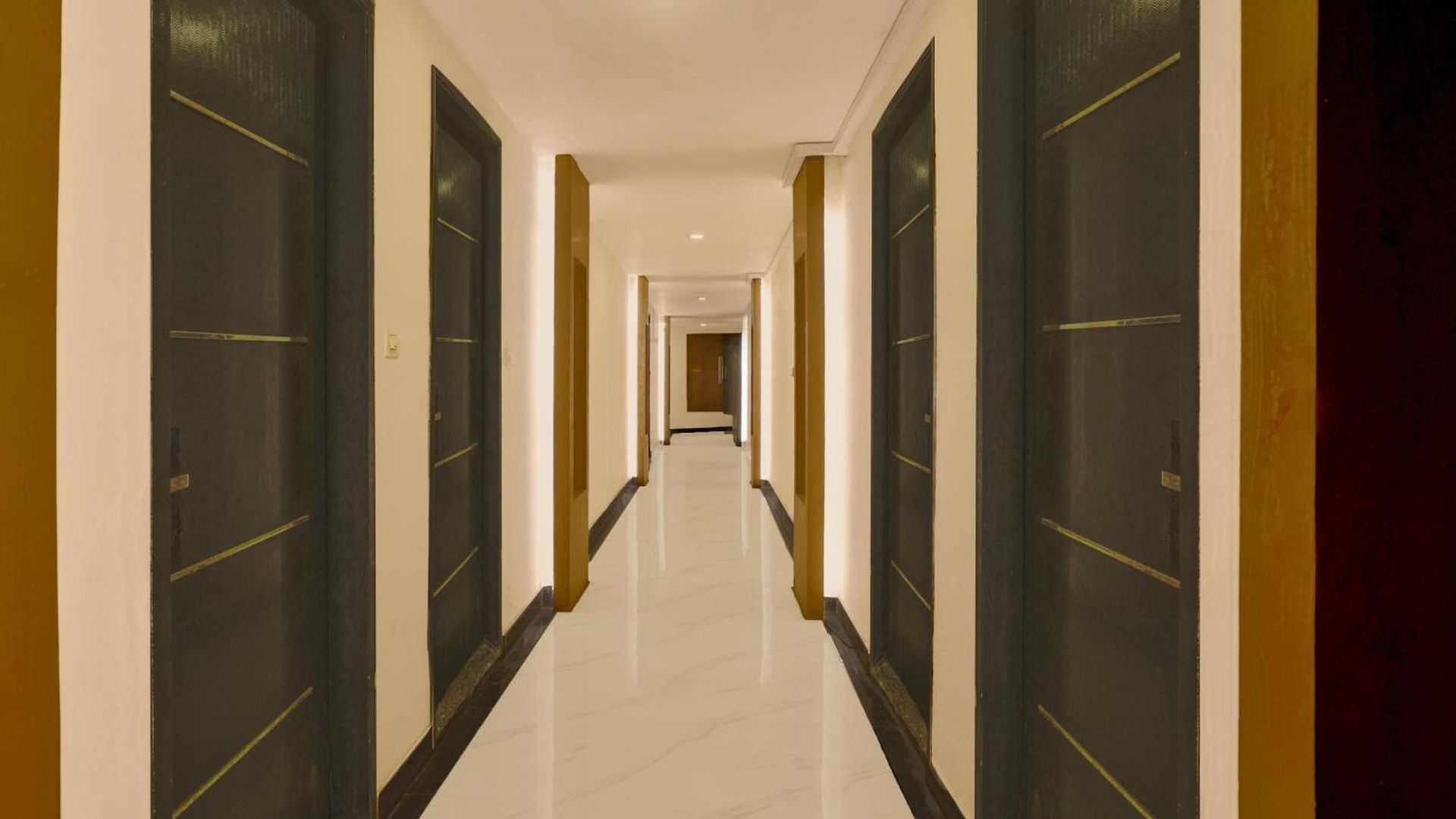 Collection O Lodha Experia Mall Dombiwali Formerly Rr Hotel