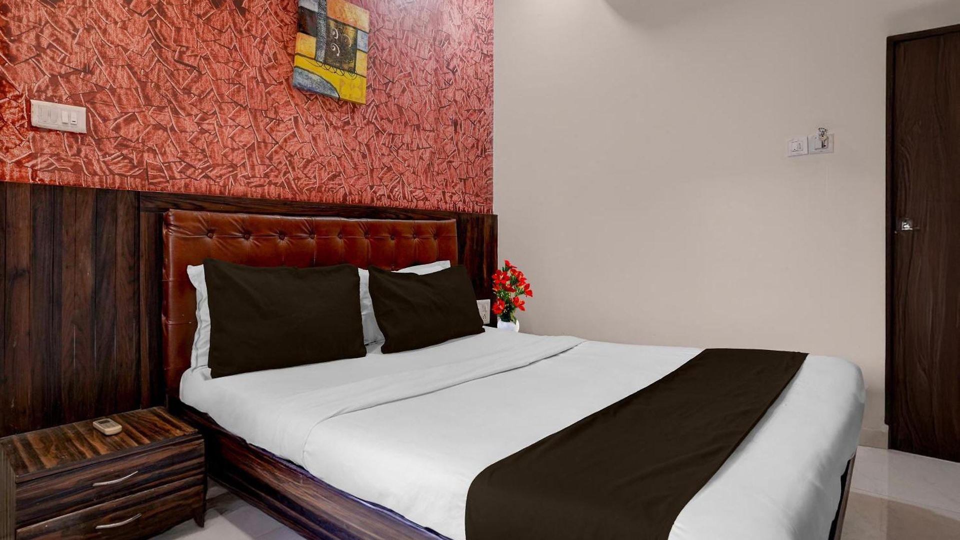 Hotel Collection O Asalpha Metro Station Formerly Venture Grand 2*