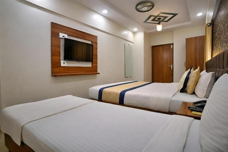 Glitz Saineel Executive Near Juhu 3* Mumbai