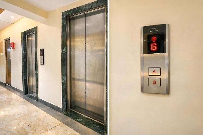 Hotel Glitz Saineel Executive Near Juhu