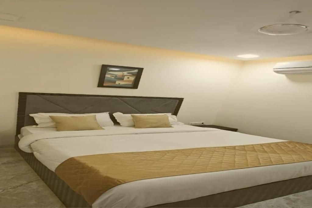 Glitz Beverly-near Us Consulate Kurla 4*
