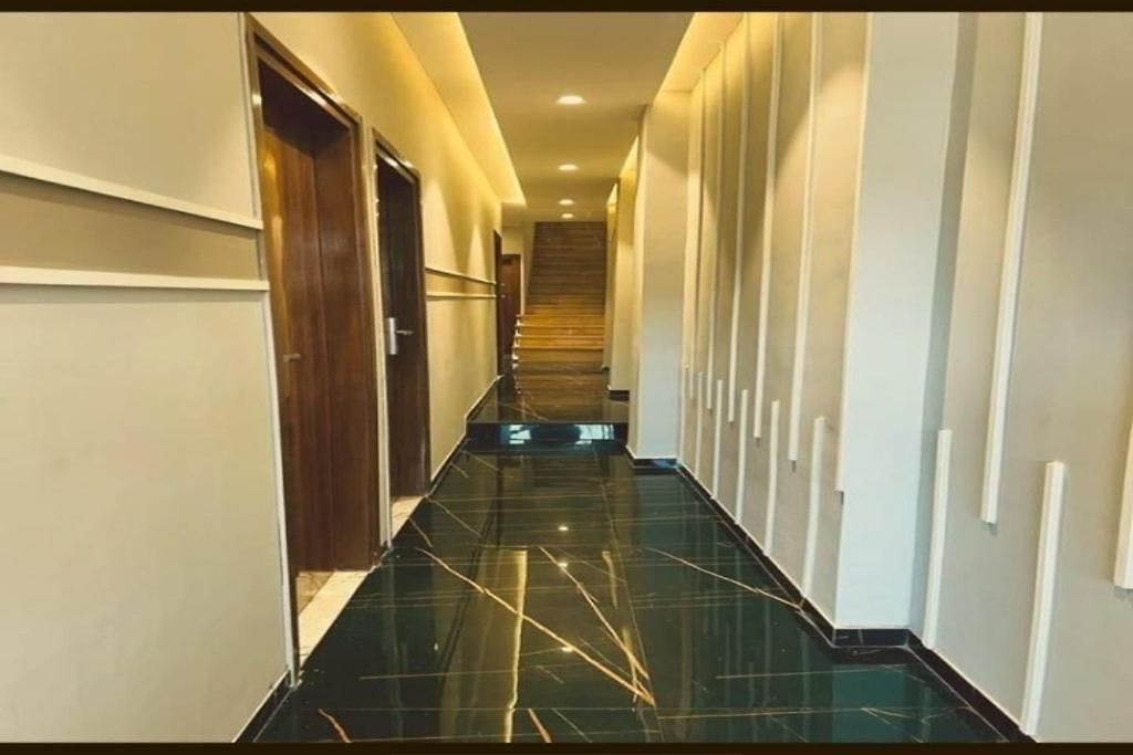 Guest house Glitz Beverly-near Us Consulate Kurla