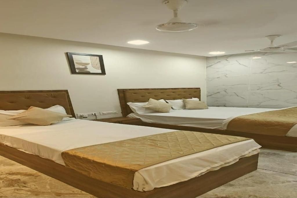 Guest house Glitz Beverly-near Us Consulate Kurla 4*