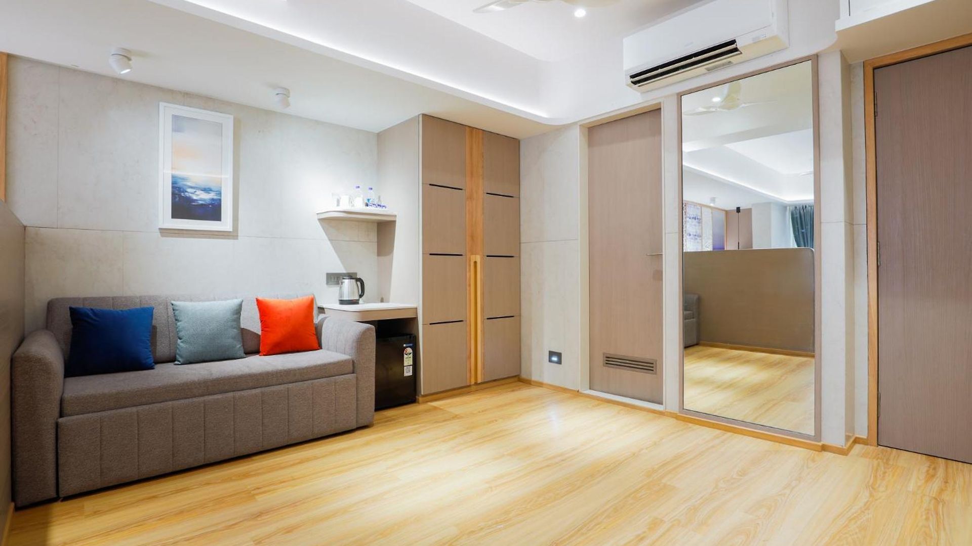 Silver Near Airport Hotel 3*
