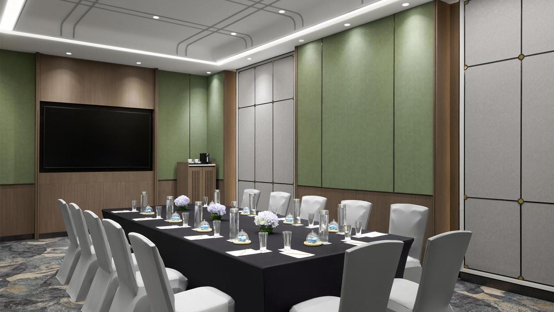 Radisson Goregaon 4*