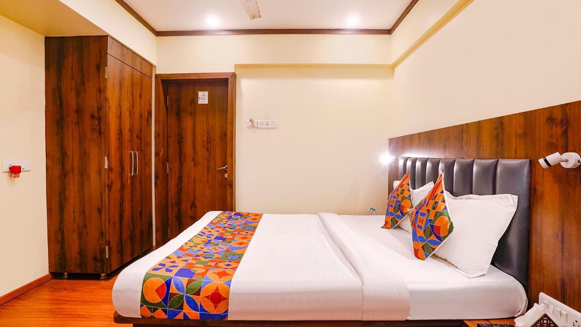 Hotel Fabhotel Samrath Mumbai
