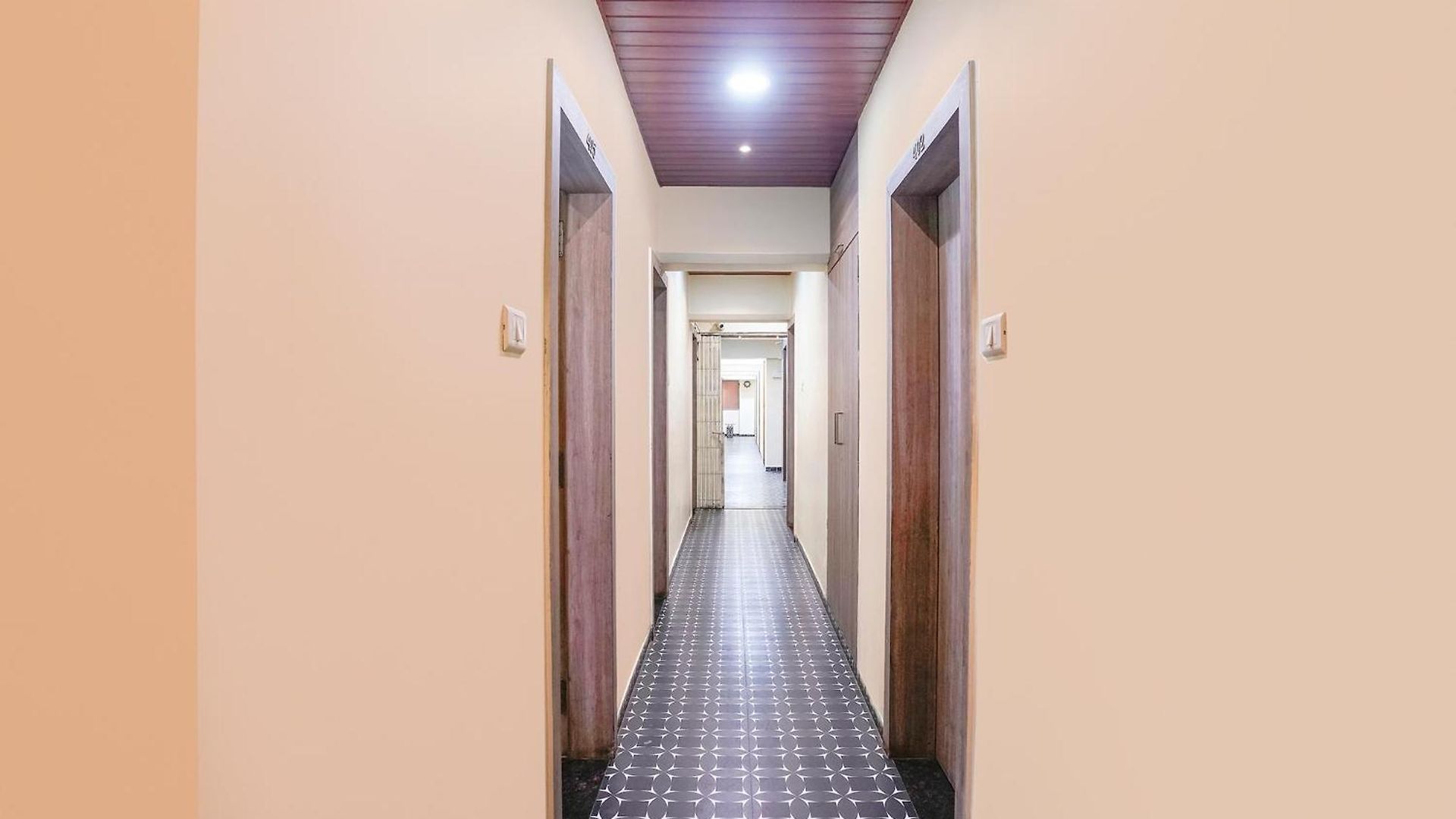 Fabhotel Samrath Hotel