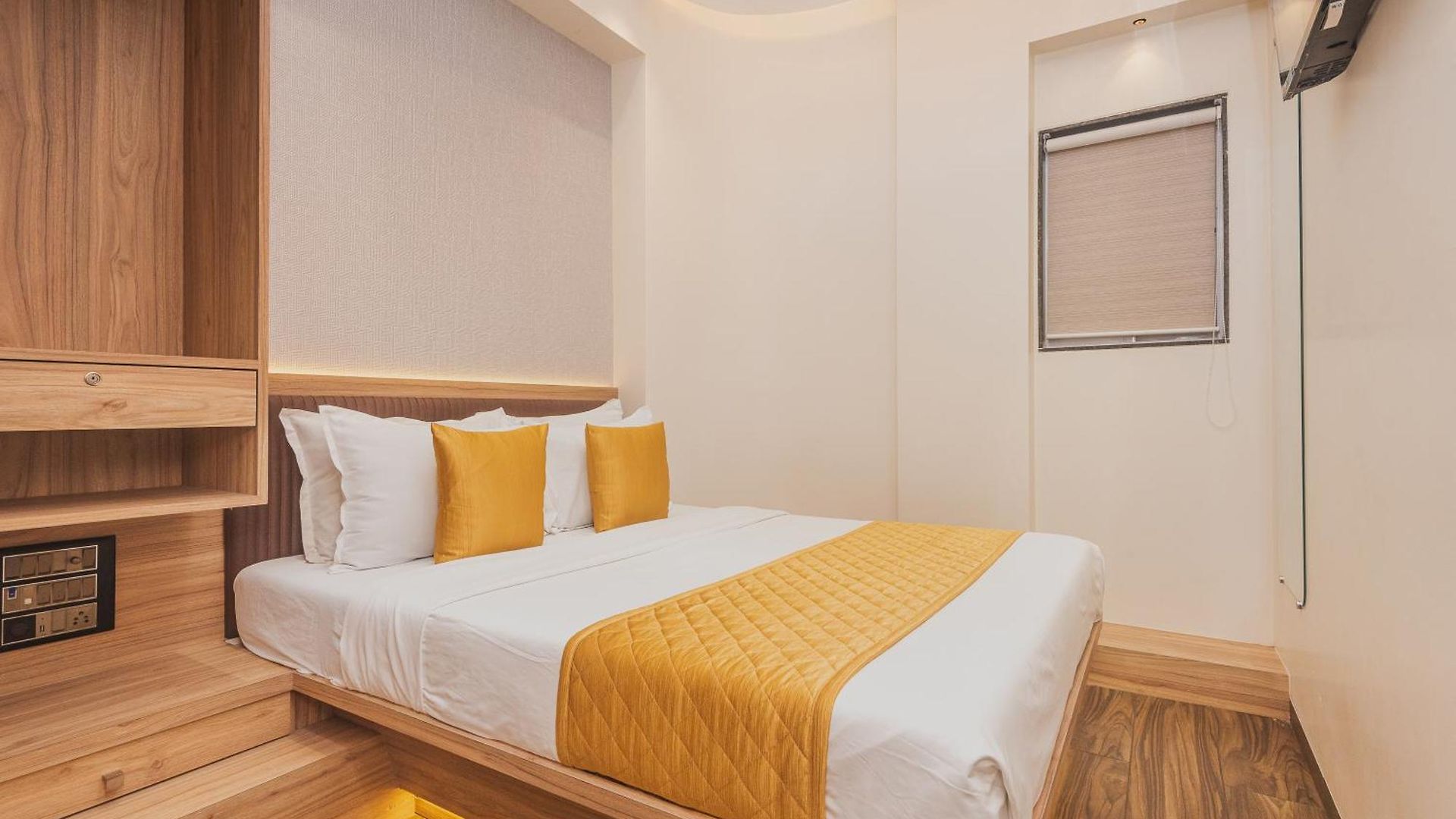 Lexus7 Hotel 2*