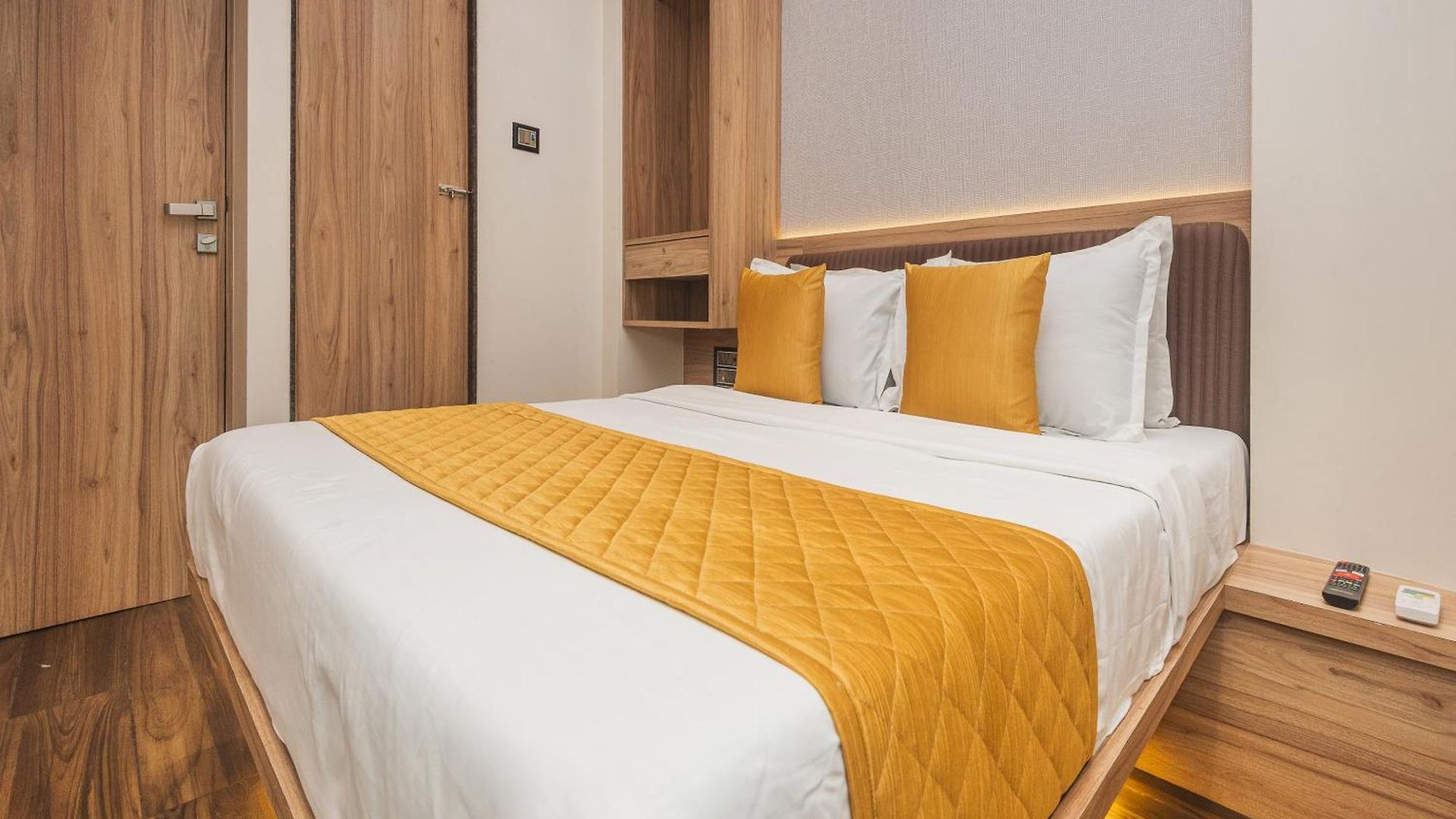 Lexus7 Hotel Mumbai