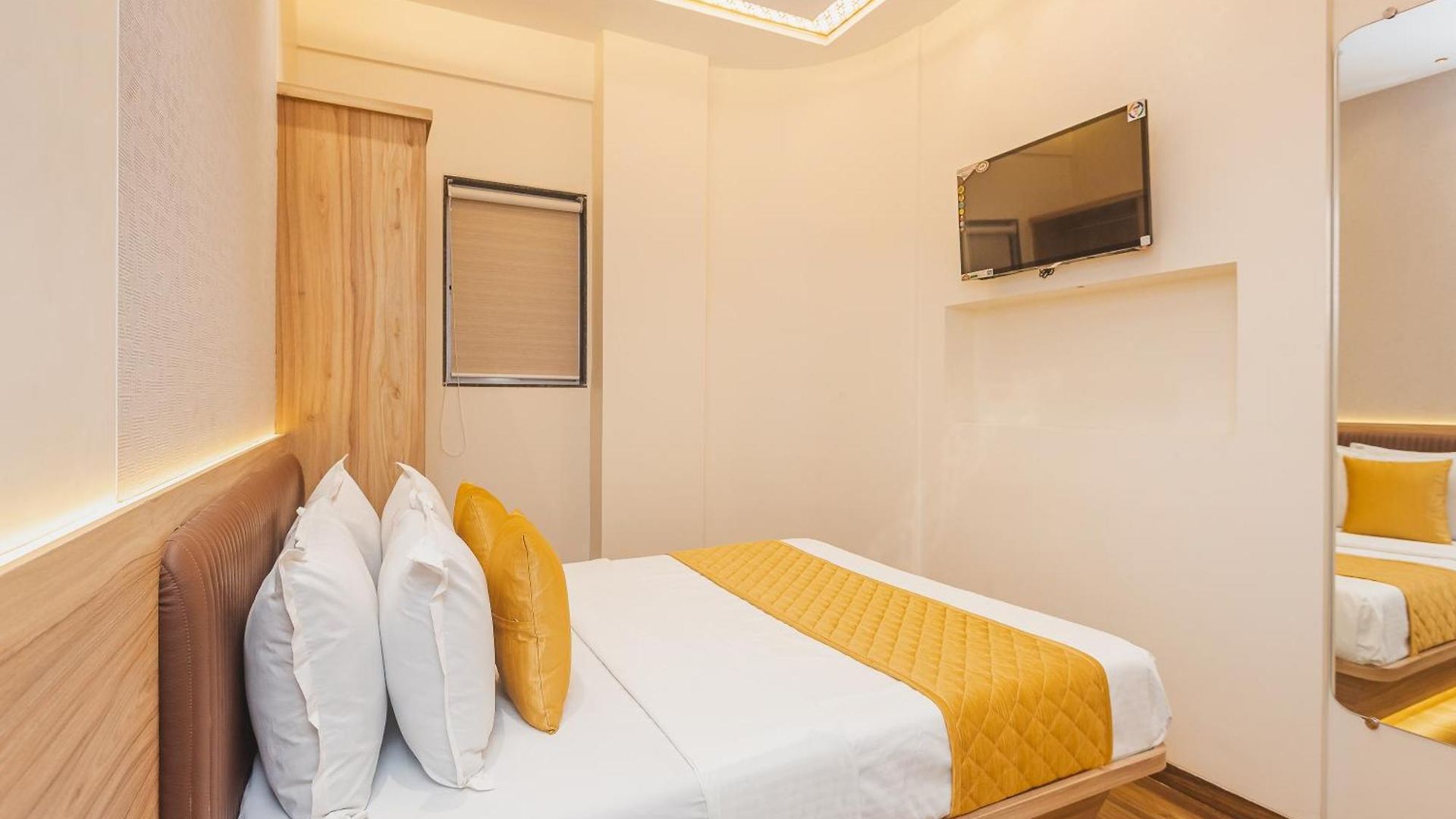 Hotel Lexus7 Mumbai