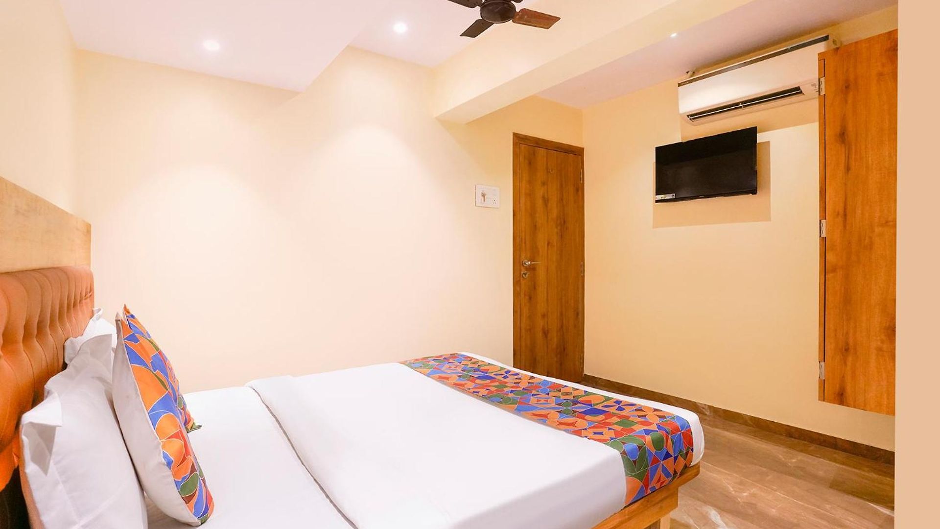 Hotel Fabhotel Samrath 3*