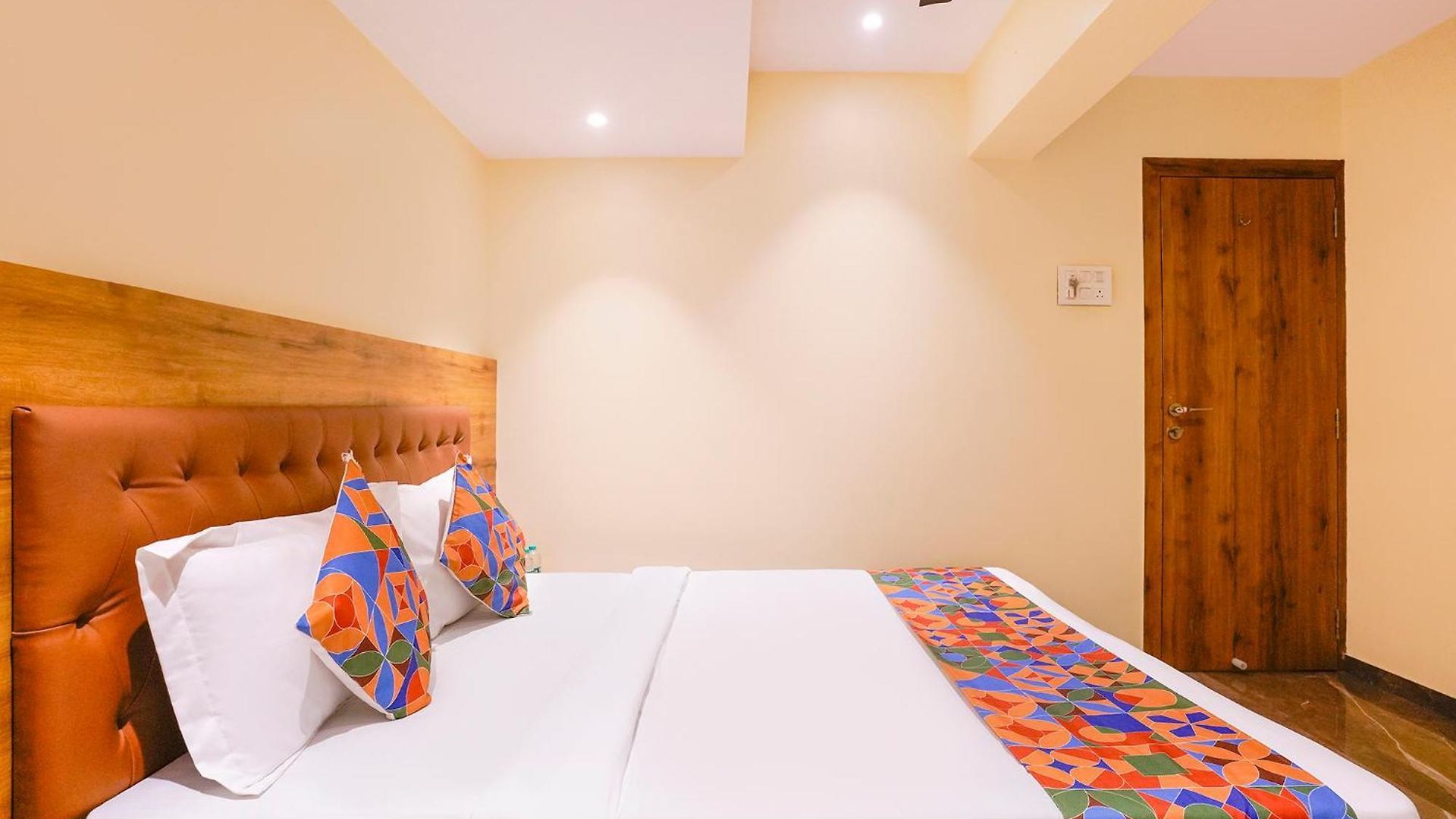 Hotel Fabhotel Samrath