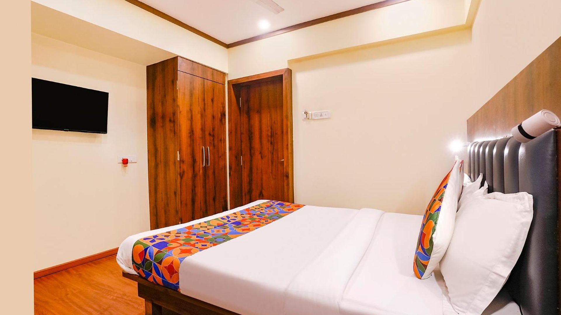 Fabhotel Samrath Hotel