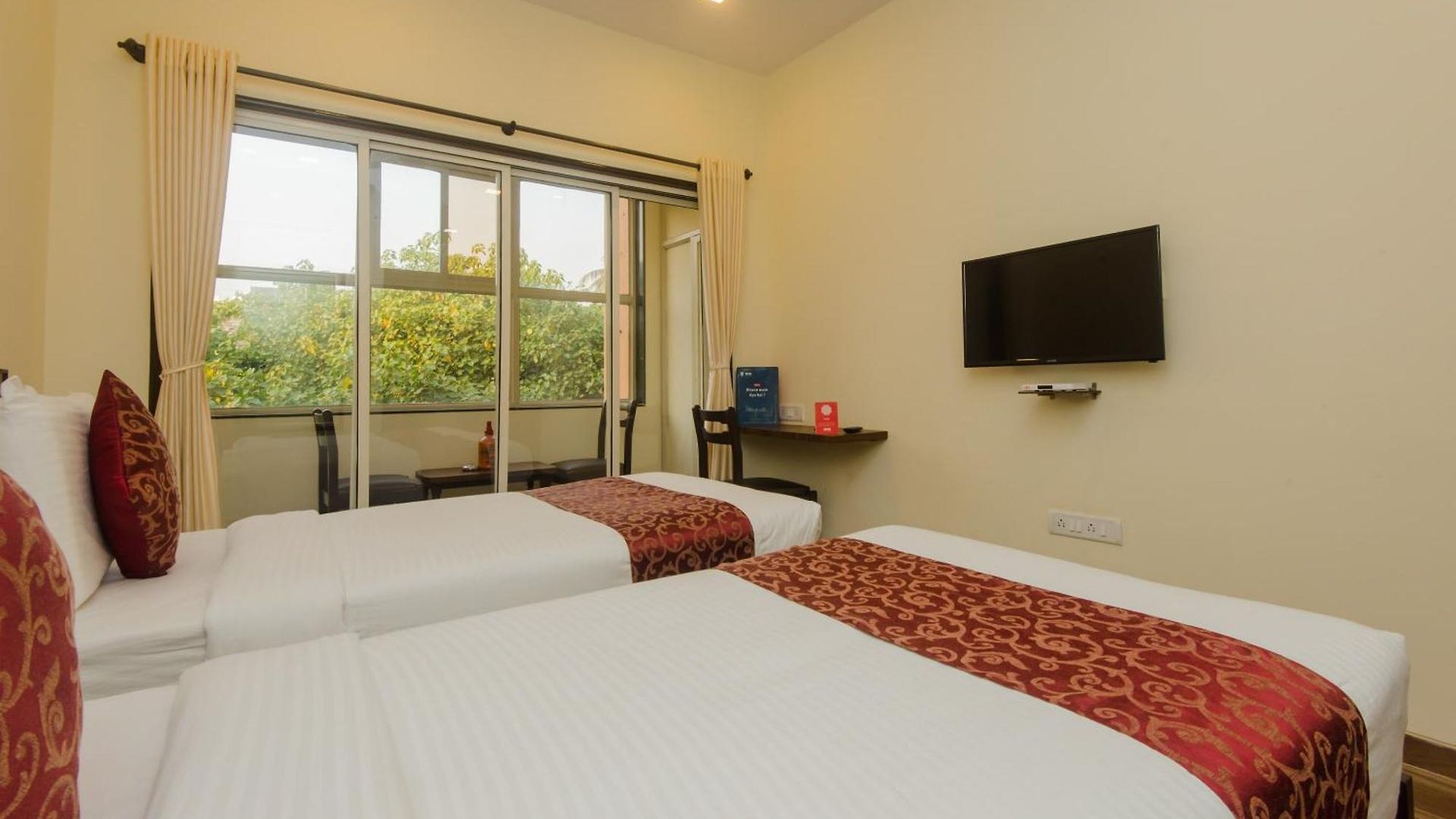 Hotel Super O Divine Residency Near Phoenix Marketcity