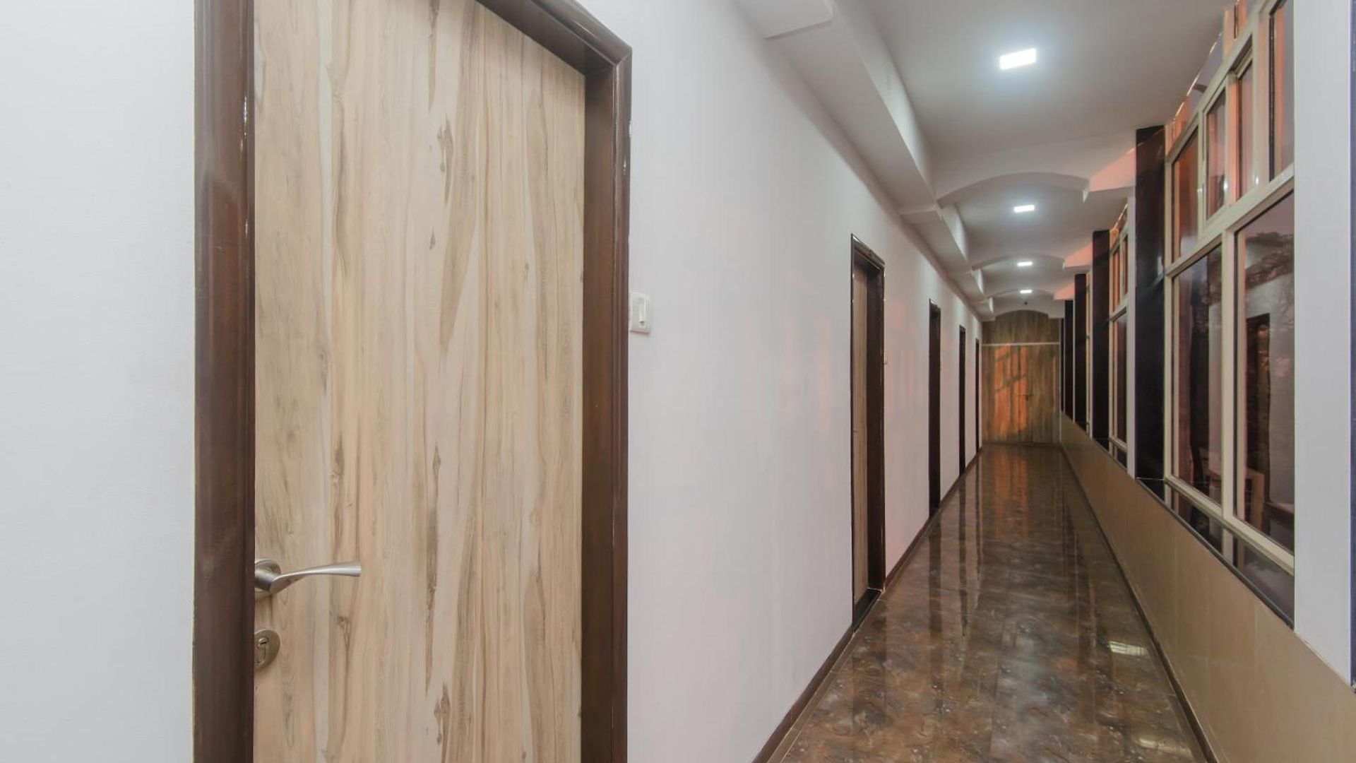 Super O Divine Residency Near Phoenix Marketcity Hotel 3*