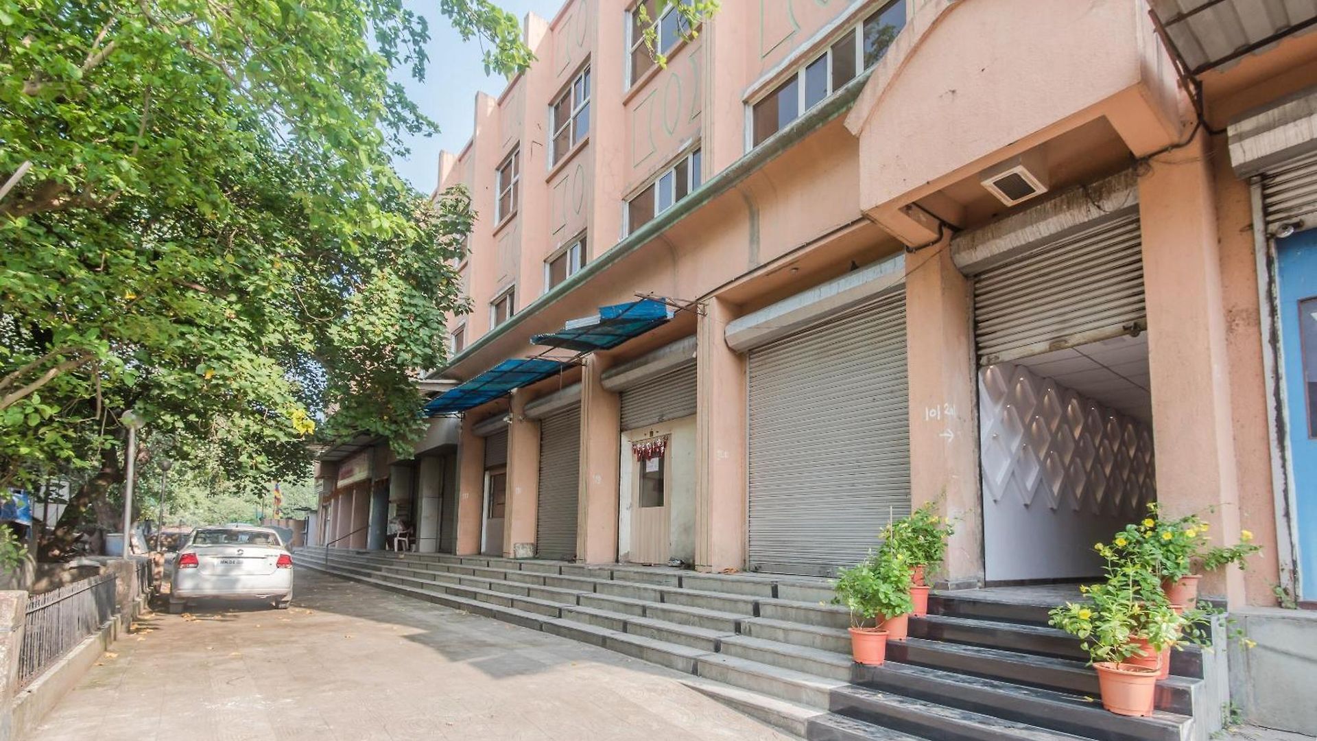 Super O Divine Residency Near Phoenix Marketcity Hotel