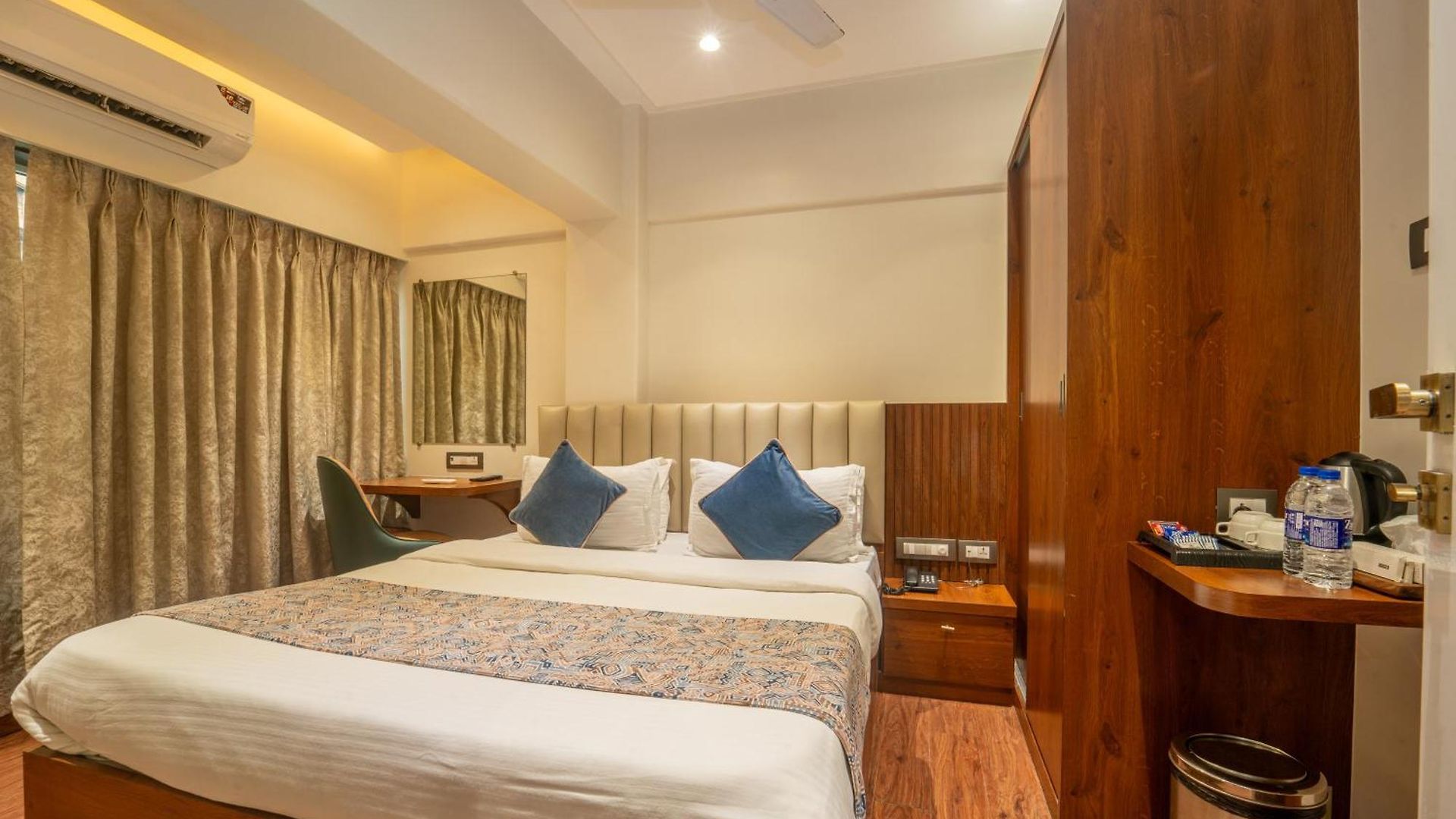 Hotel Kalpana Palace, Mumbai