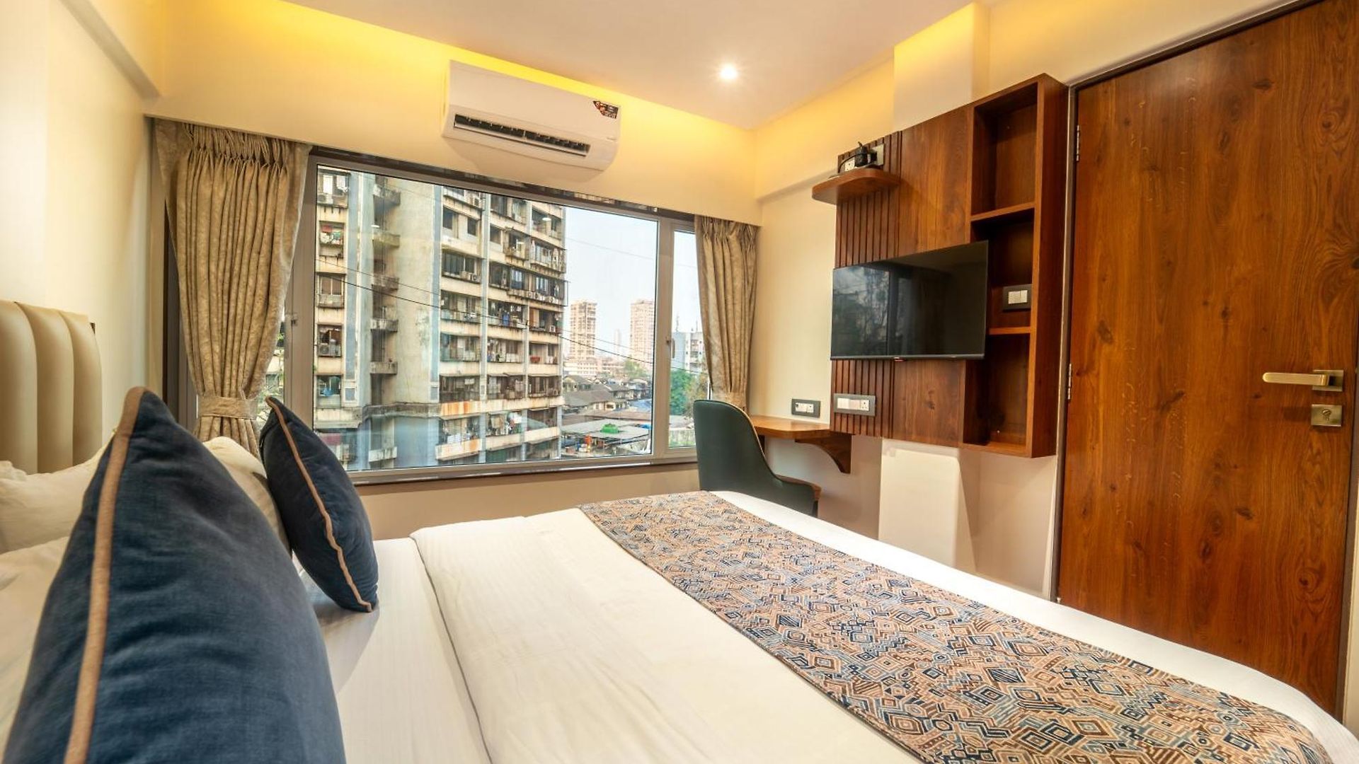 Hotel Kalpana Palace, Mumbai