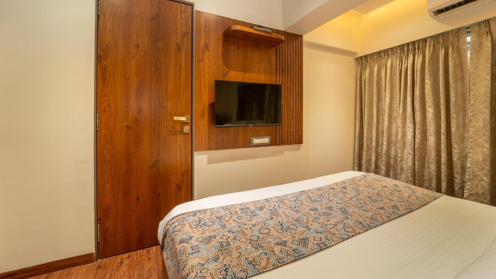 Hotel Kalpana Palace, Mumbai