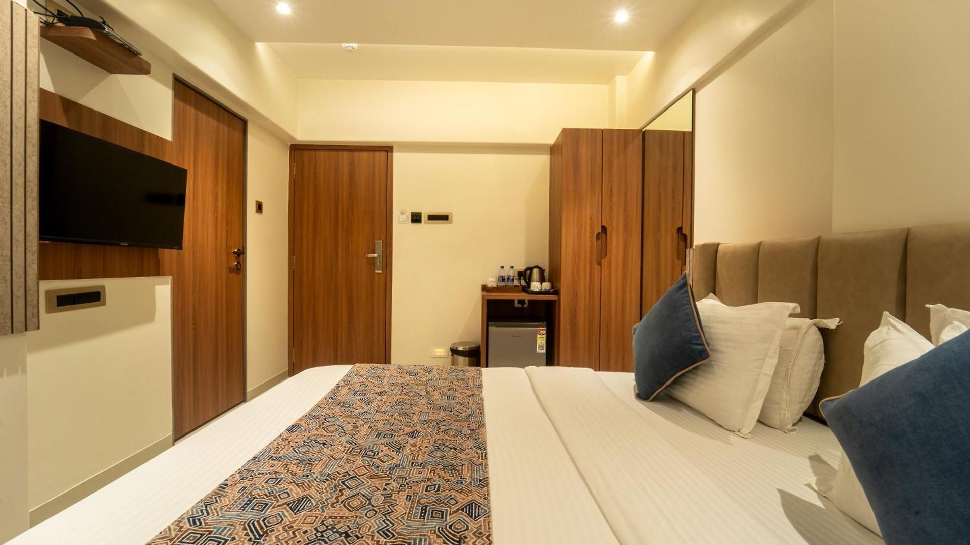 Hotel Kalpana Palace,
