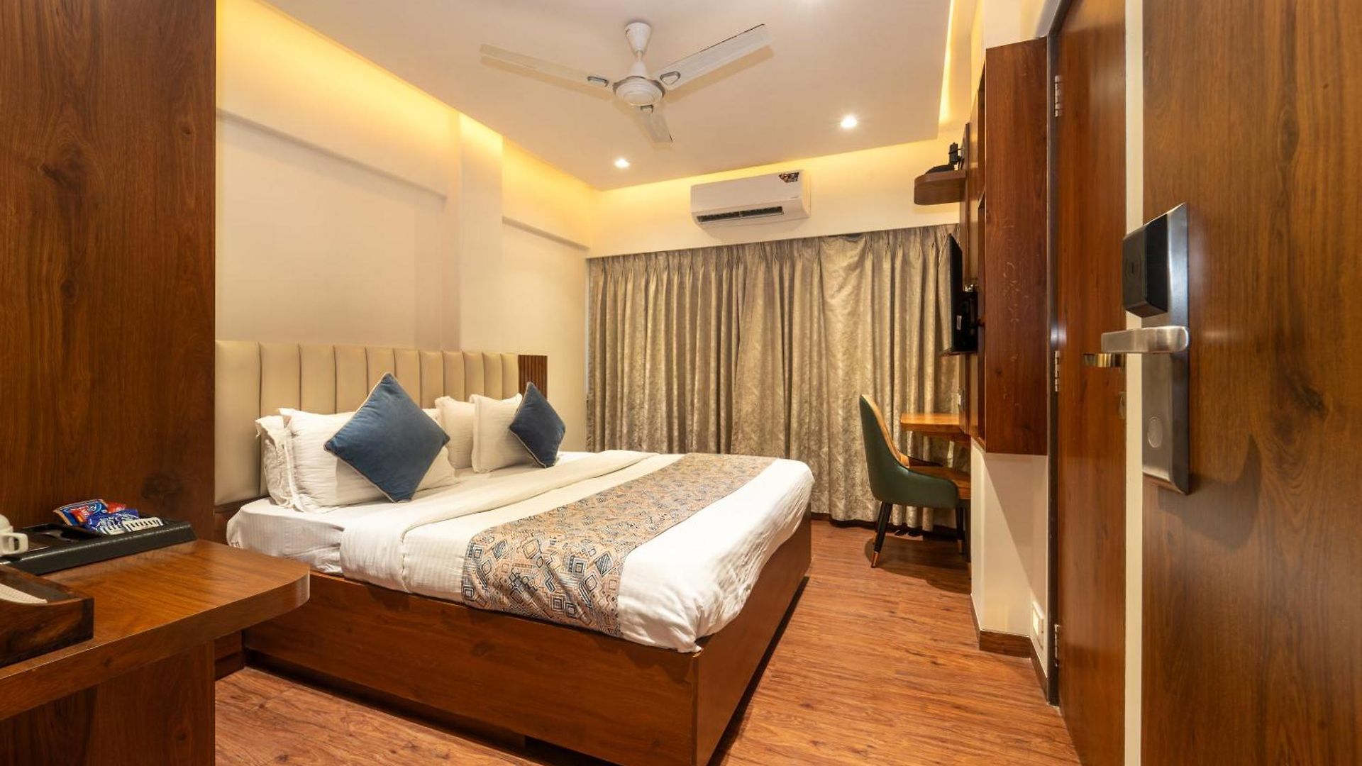 Hotel Kalpana Palace, 2*