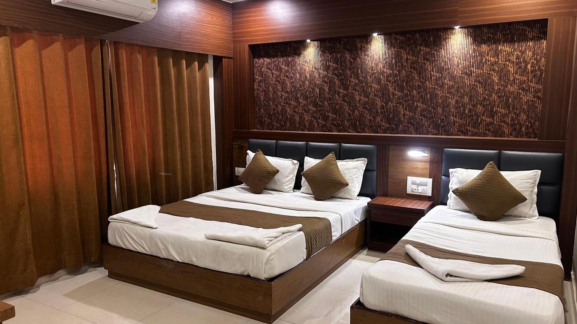 Hotel Volga Plaza Mumbai