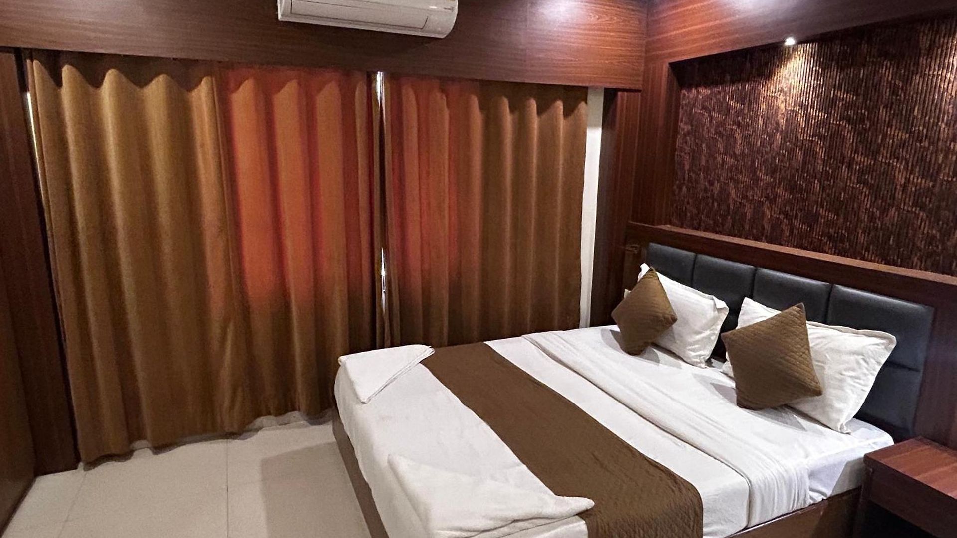 Volga Plaza Hotel