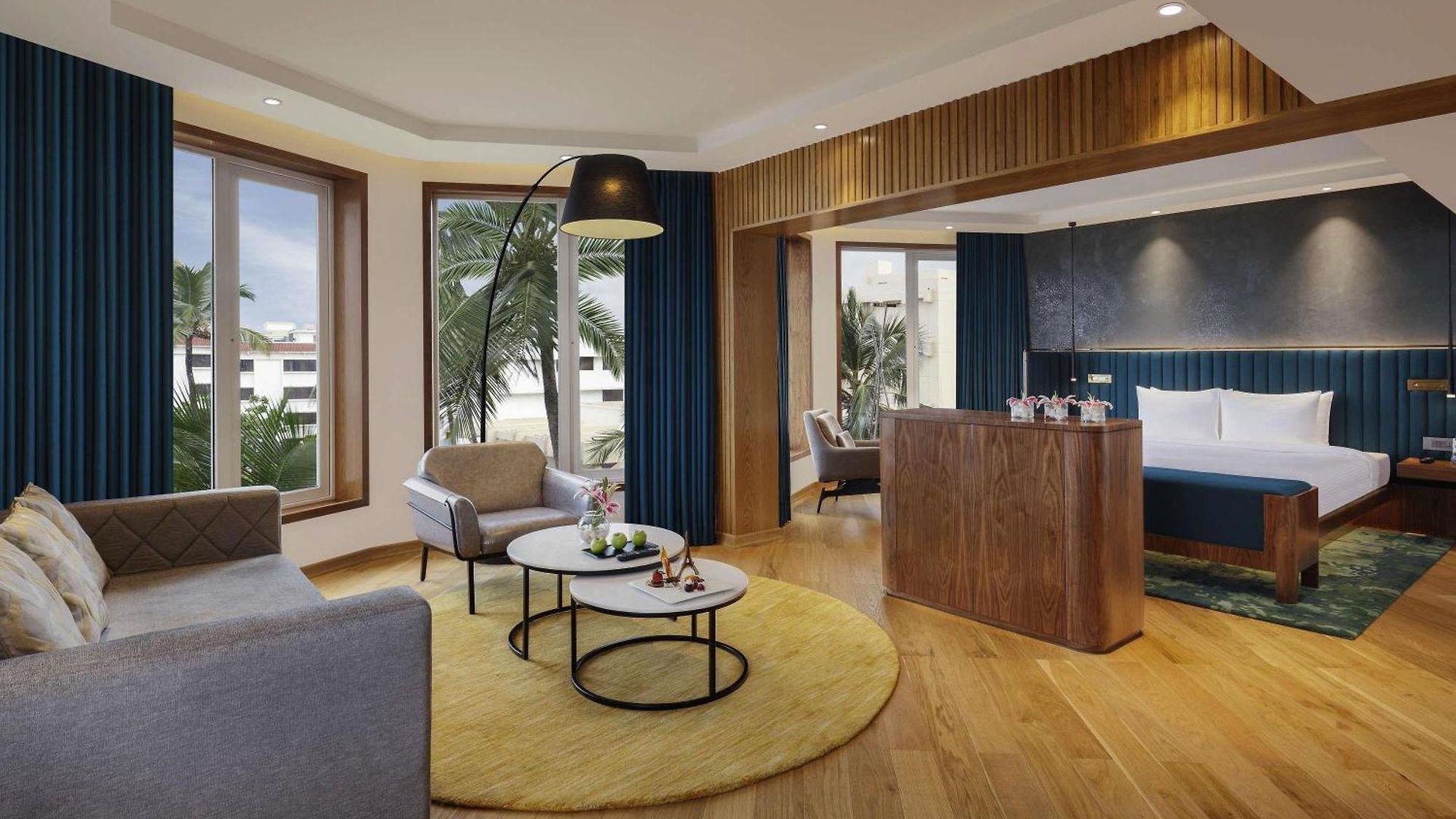Hotel Novotel Juhu 5*