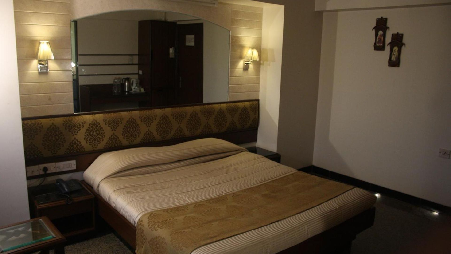 Hotel Karl Residency