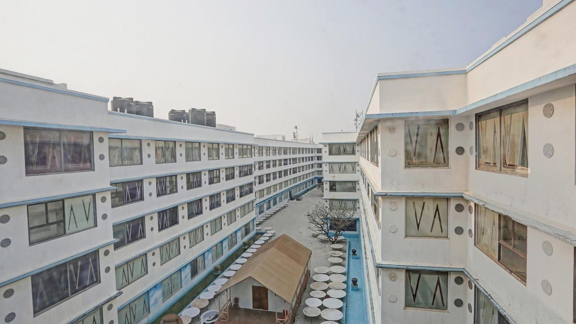 Townhouse Royal Palms Shared Serviced 4* Mumbai