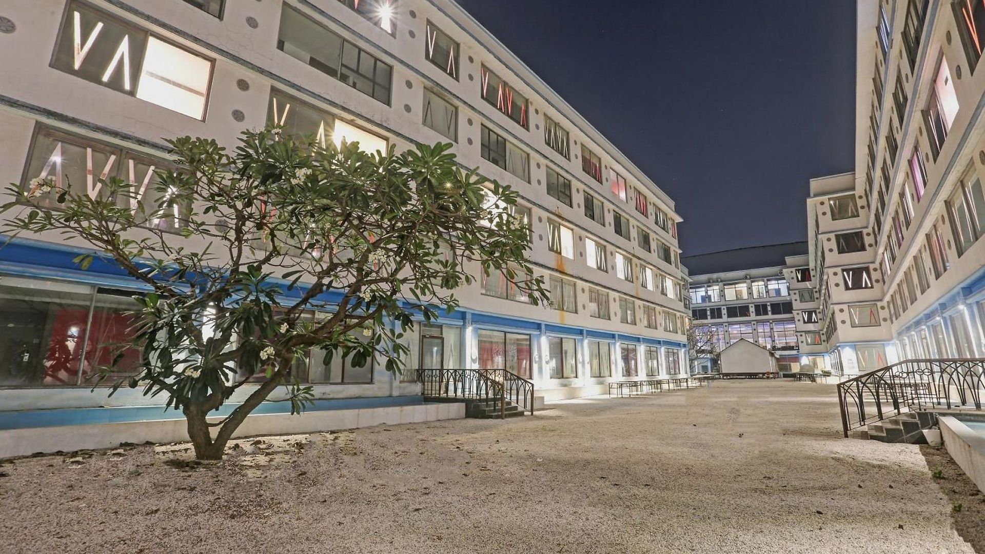 Hotel Townhouse Royal Palms Shared Serviced