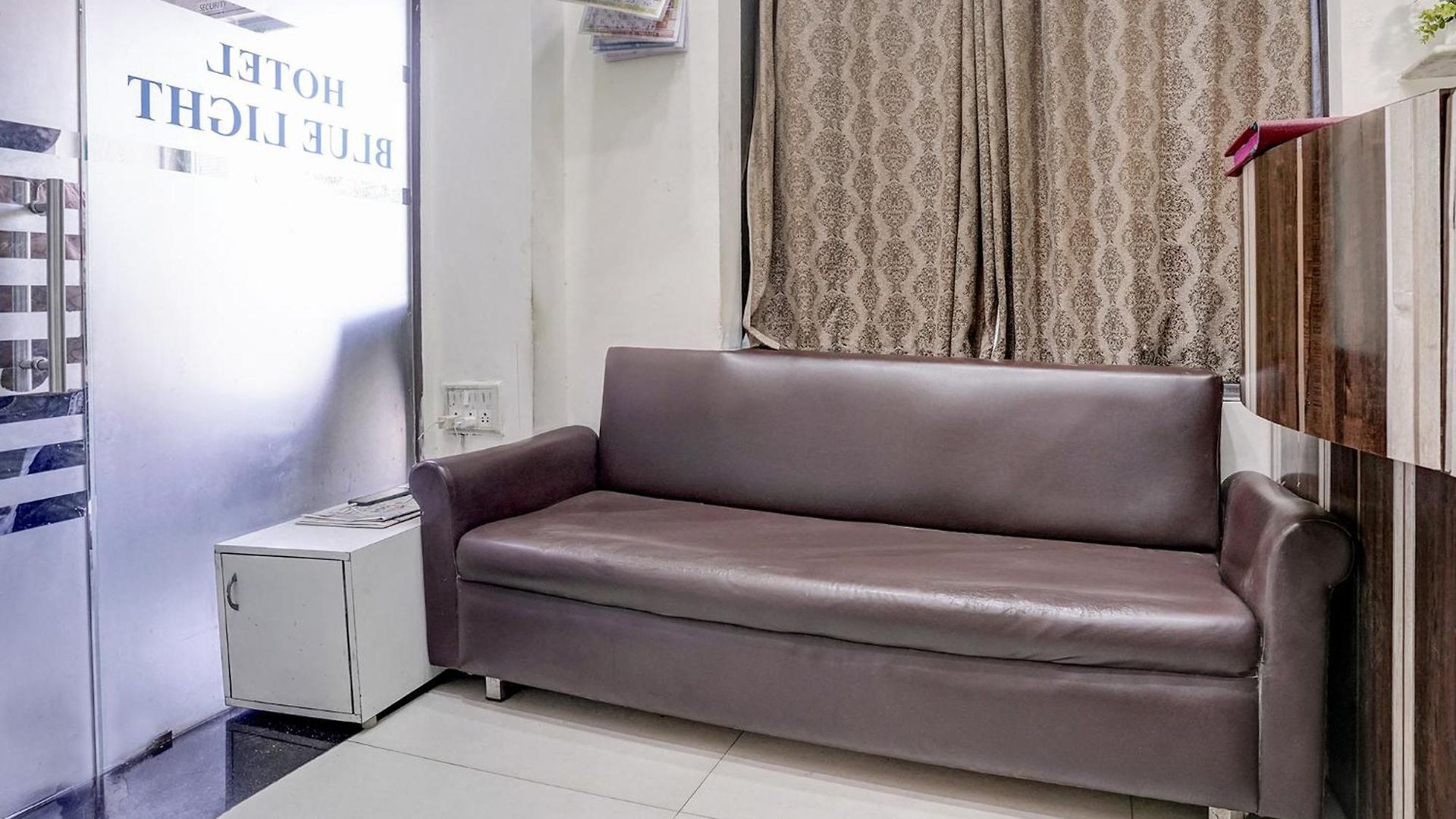 Hotel Fabhotel Blue Light Mumbai