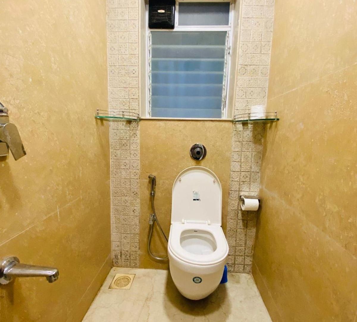 Connekthomes - Modern2bed-bandraarea *